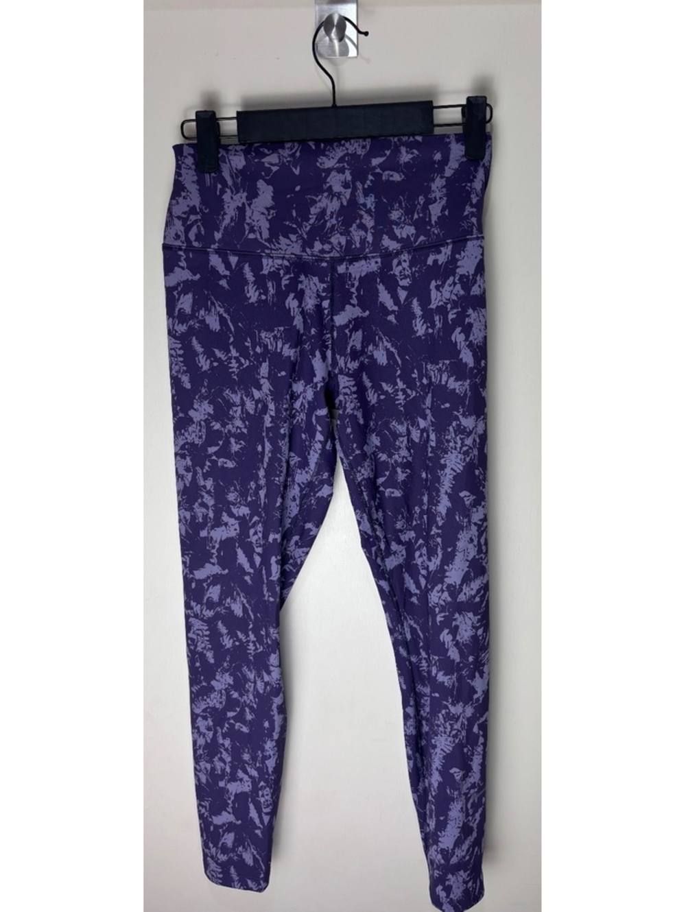 Nike One Women’s M Dri-FIT High Rise 7/8 Leggings Purple Print NWT